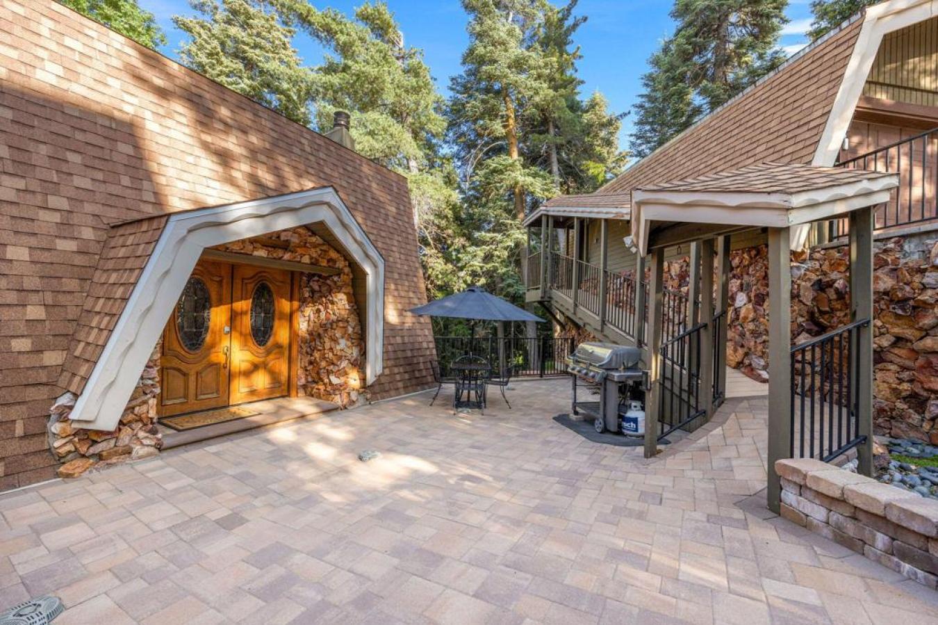 Lake Arrowhead, San Bernardino, 92352, United States, 5 Bedrooms Bedrooms, ,-2 BathroomBathrooms,Residential,For Sale,1929528