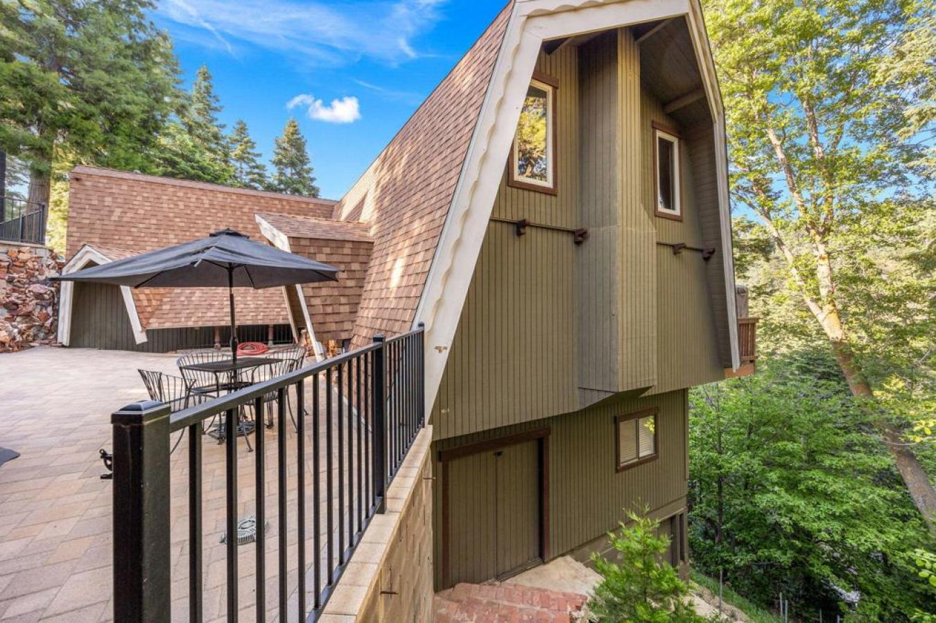 Lake Arrowhead, San Bernardino, 92352, United States, 5 Bedrooms Bedrooms, ,-2 BathroomBathrooms,Residential,For Sale,1929528