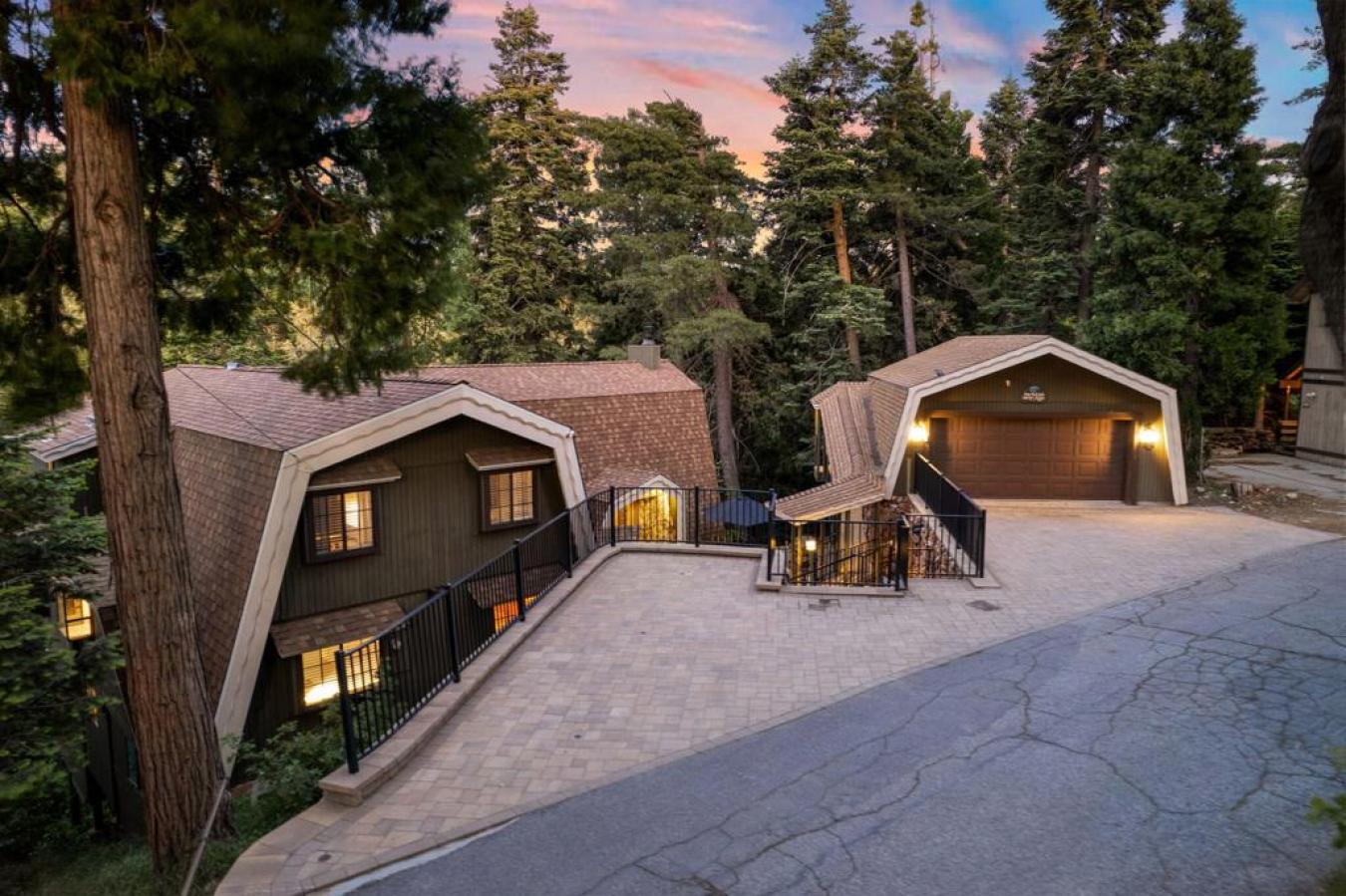 Lake Arrowhead, San Bernardino, 92352, United States, 5 Bedrooms Bedrooms, ,-2 BathroomBathrooms,Residential,For Sale,1929528