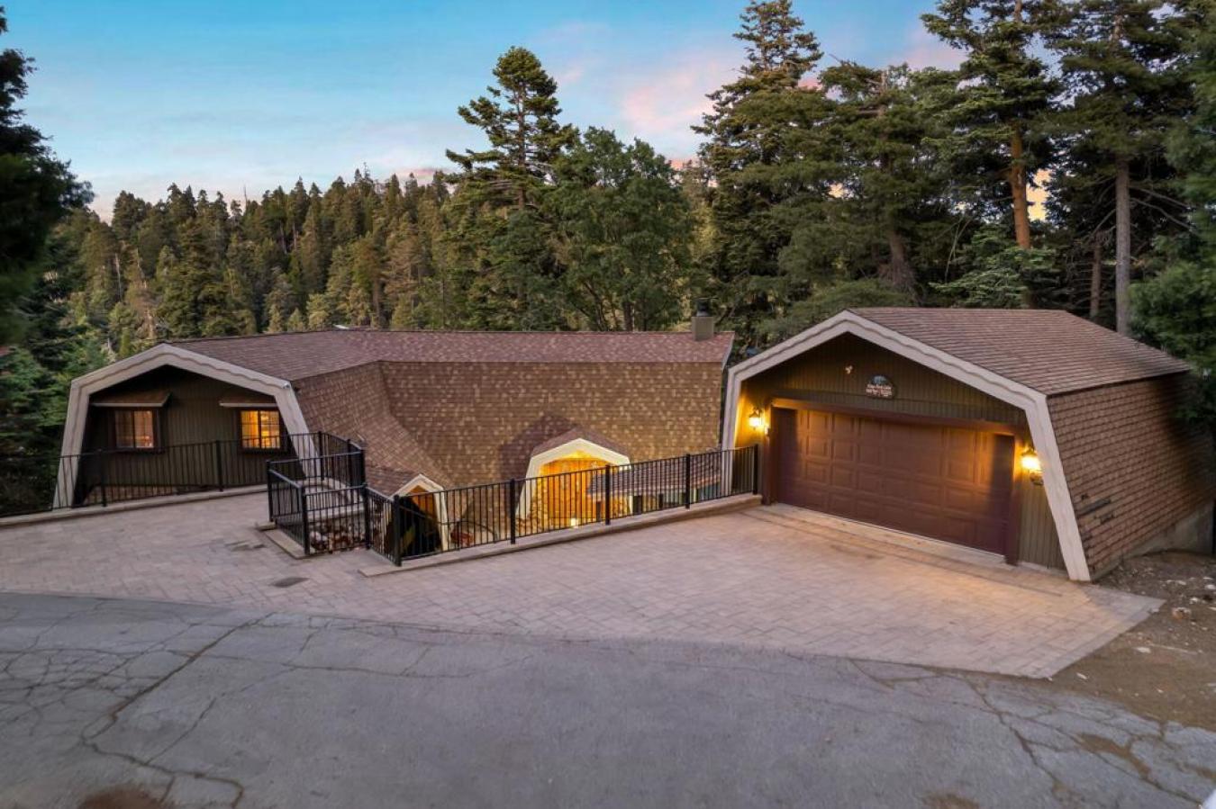 Lake Arrowhead, San Bernardino, 92352, United States, 5 Bedrooms Bedrooms, ,-2 BathroomBathrooms,Residential,For Sale,1929528