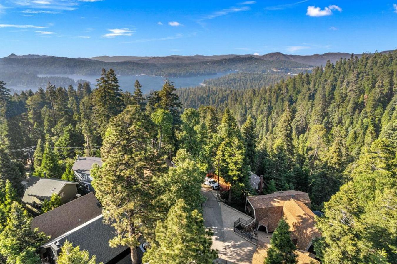 Lake Arrowhead, San Bernardino, 92352, United States, 5 Bedrooms Bedrooms, ,-2 BathroomBathrooms,Residential,For Sale,1929528