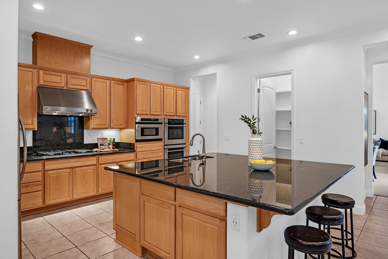 El Dorado Hills, El Dorado, 95762, United States, 5 Bedrooms Bedrooms, ,4 BathroomsBathrooms,Residential,For Sale,1933839