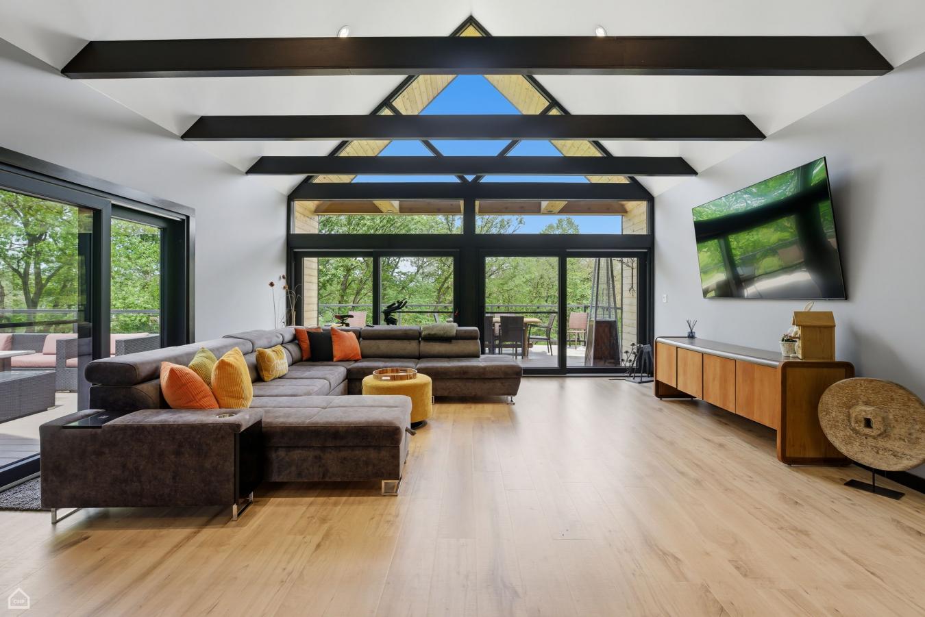 Barrington, Cook, 60010, United States, 6 Bedrooms Bedrooms, ,3 BathroomsBathrooms,Residential,For Sale,1943962