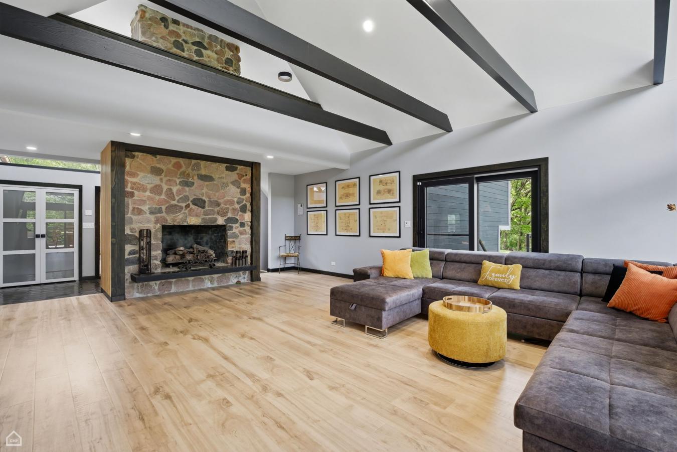 Barrington, Cook, 60010, United States, 6 Bedrooms Bedrooms, ,3 BathroomsBathrooms,Residential,For Sale,1943962