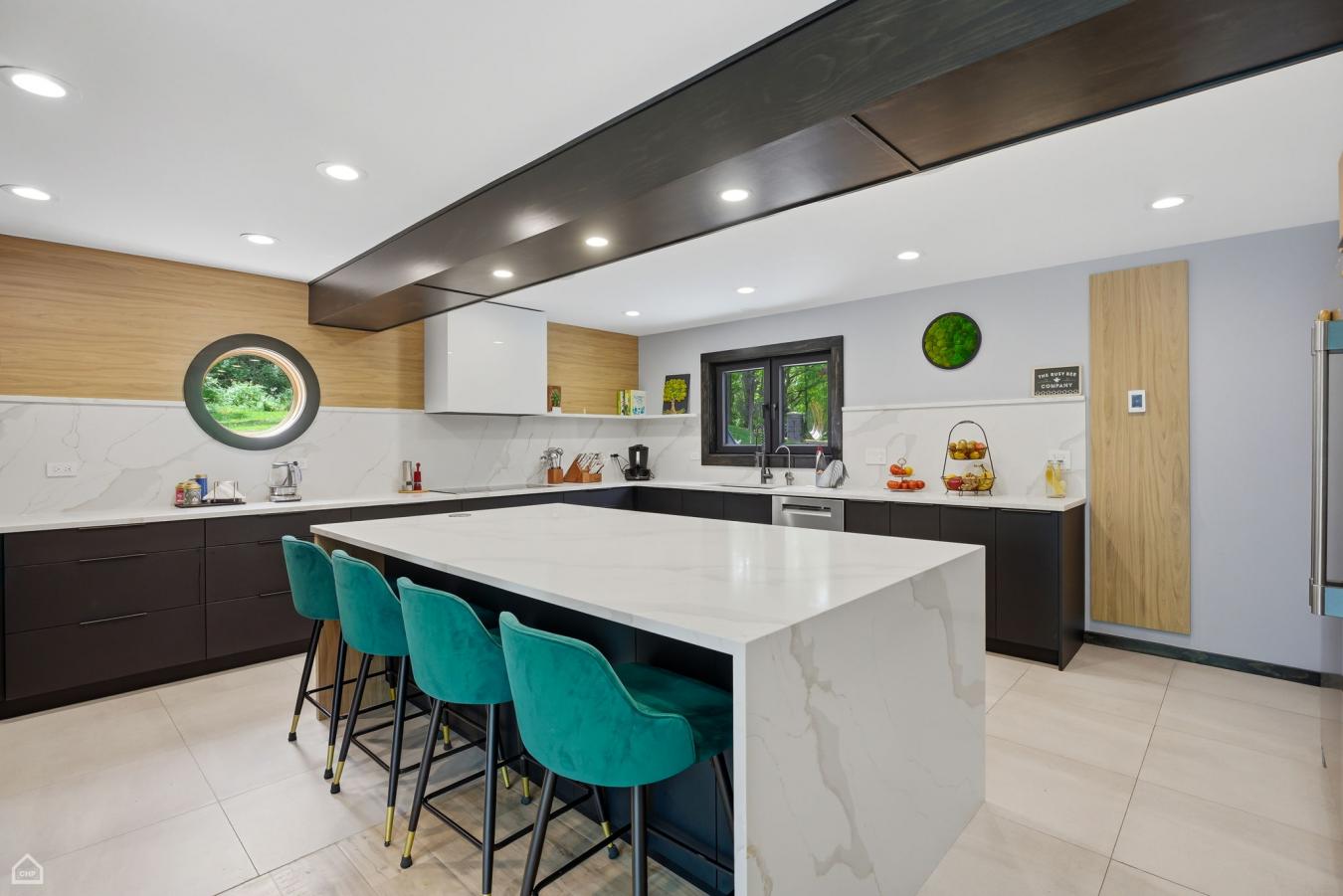 Barrington, Cook, 60010, United States, 6 Bedrooms Bedrooms, ,3 BathroomsBathrooms,Residential,For Sale,1943962