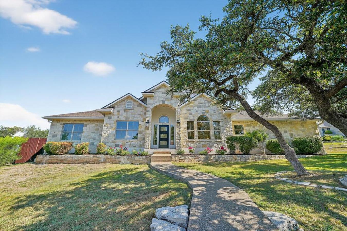 Fredericksburg, Gillespie, 78624, United States, 3 Bedrooms Bedrooms, ,2 BathroomsBathrooms,Residential,For Sale,1929527