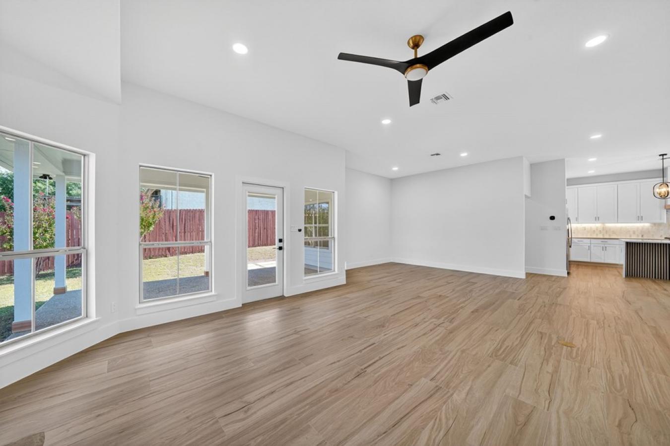 Fredericksburg, Gillespie, 78624, United States, 3 Bedrooms Bedrooms, ,2 BathroomsBathrooms,Residential,For Sale,1929527