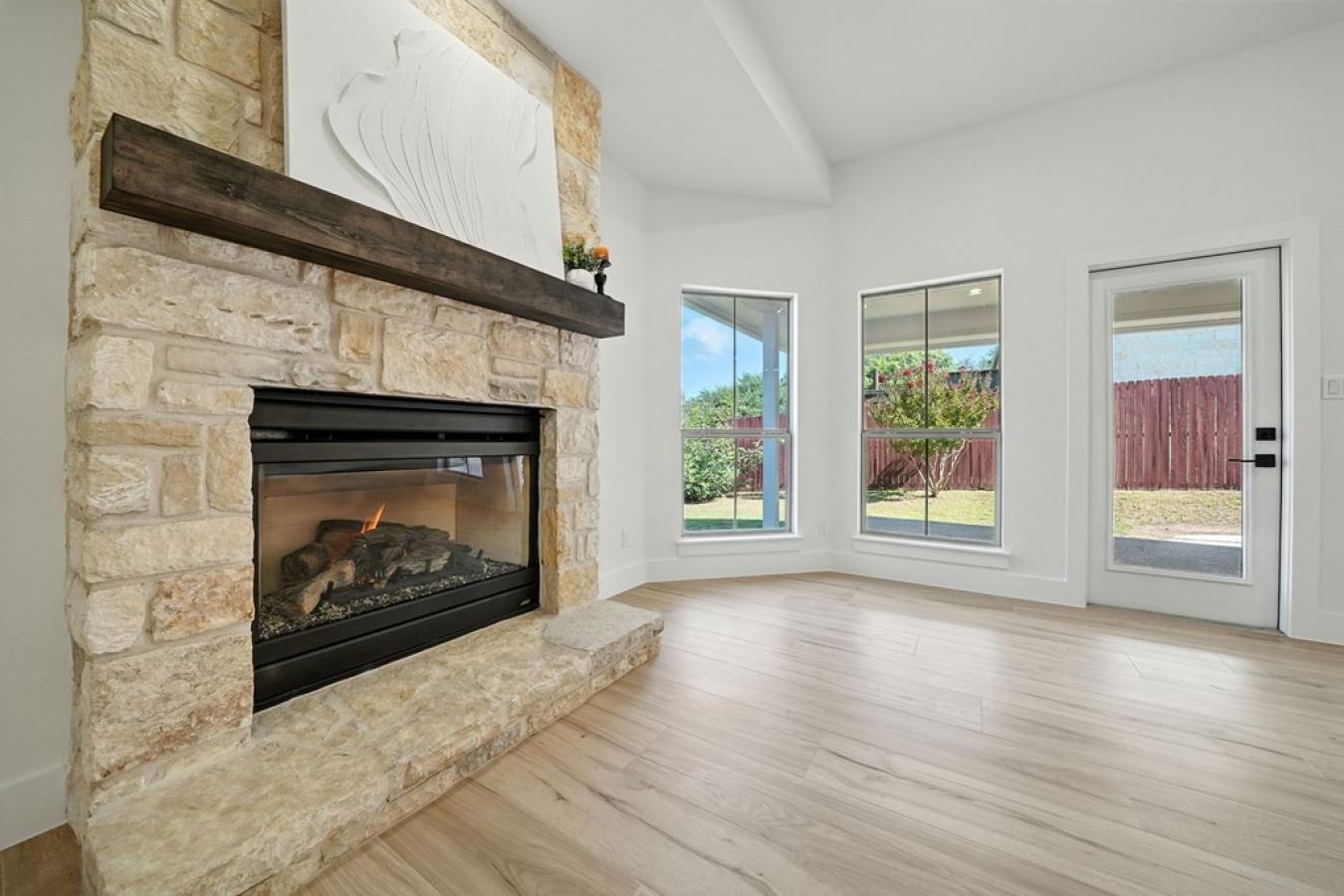 Fredericksburg, Gillespie, 78624, United States, 3 Bedrooms Bedrooms, ,2 BathroomsBathrooms,Residential,For Sale,1929527