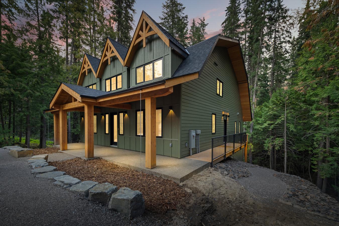 Fernie, BC, V0B 1M6, Canada, 3 Bedrooms Bedrooms, ,4 BathroomsBathrooms,Residential,For Sale,1929526