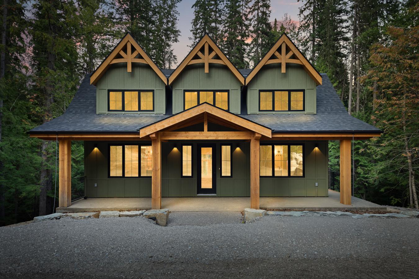 Fernie, BC, V0B 1M6, Canada, 3 Bedrooms Bedrooms, ,4 BathroomsBathrooms,Residential,For Sale,1929526