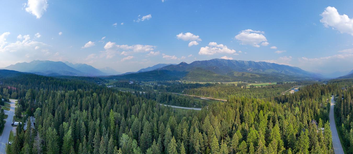 Fernie, BC, V0B 1M6, Canada, 3 Bedrooms Bedrooms, ,4 BathroomsBathrooms,Residential,For Sale,1929526