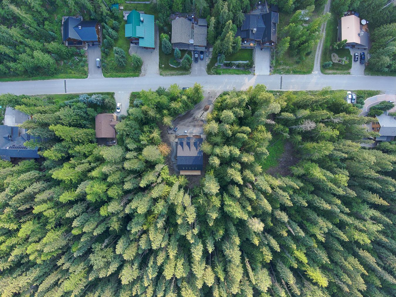 Fernie, BC, V0B 1M6, Canada, 3 Bedrooms Bedrooms, ,4 BathroomsBathrooms,Residential,For Sale,1929526