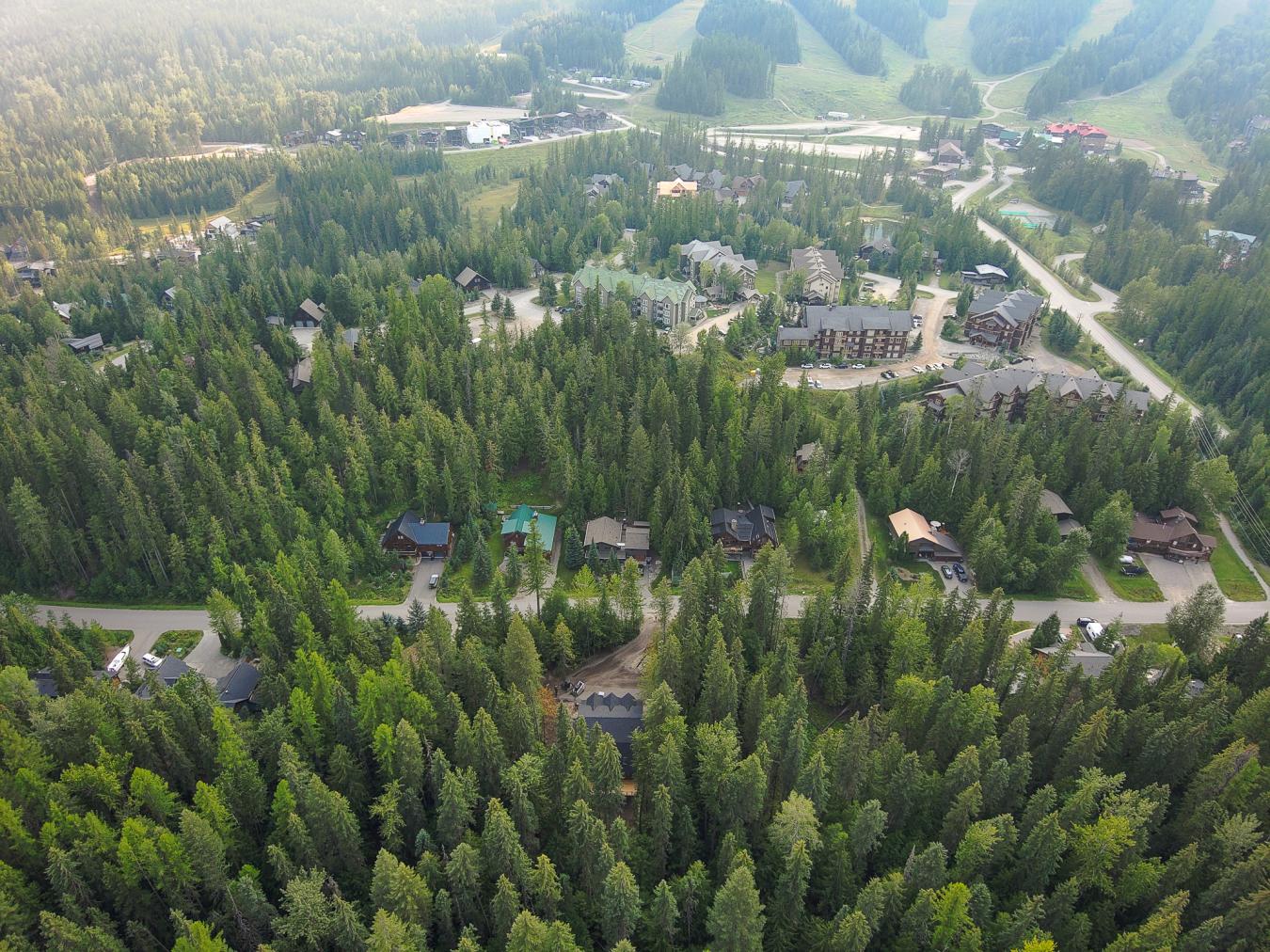 Fernie, BC, V0B 1M6, Canada, 3 Bedrooms Bedrooms, ,4 BathroomsBathrooms,Residential,For Sale,1929526