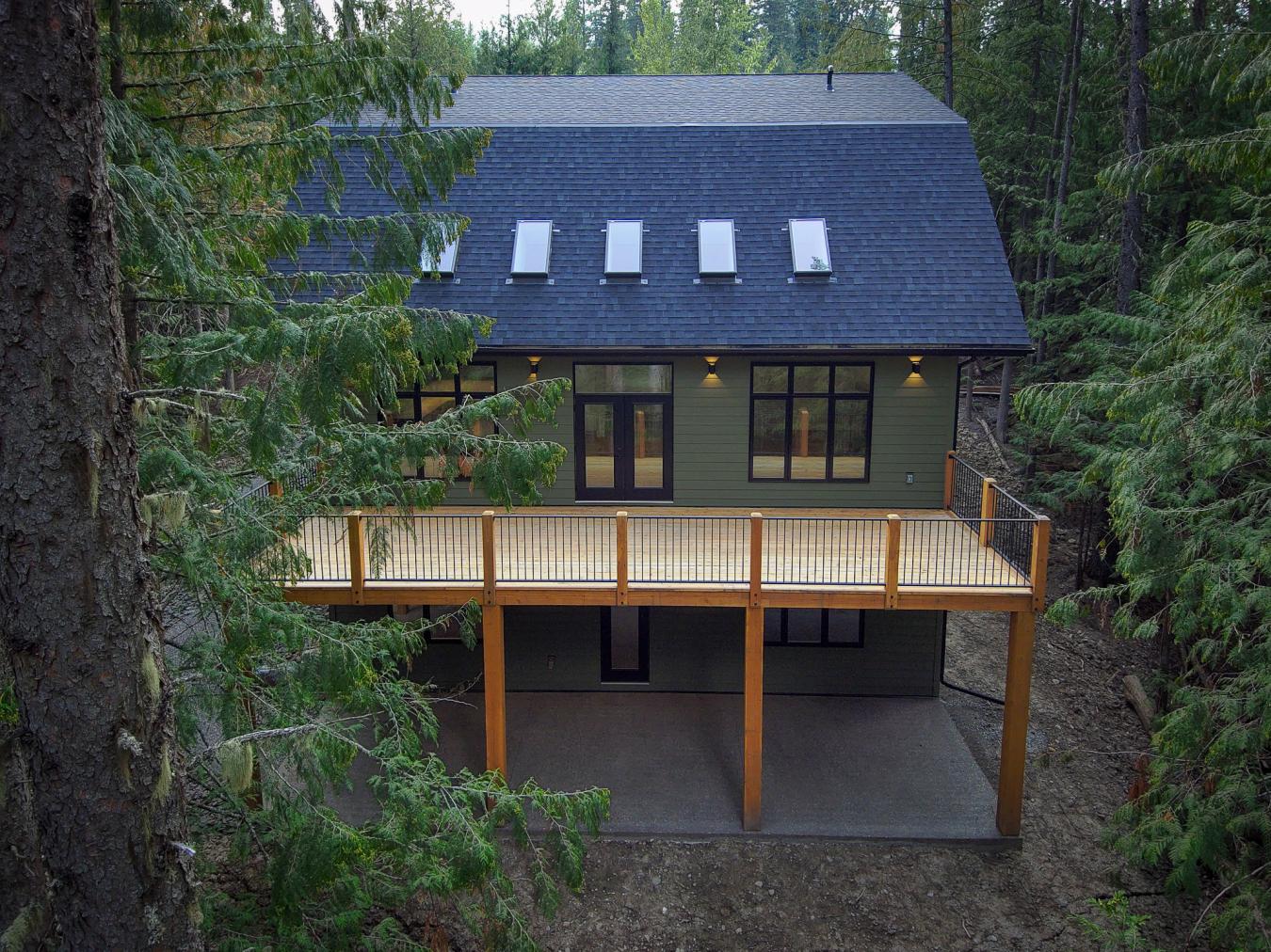 Fernie, BC, V0B 1M6, Canada, 3 Bedrooms Bedrooms, ,4 BathroomsBathrooms,Residential,For Sale,1929526