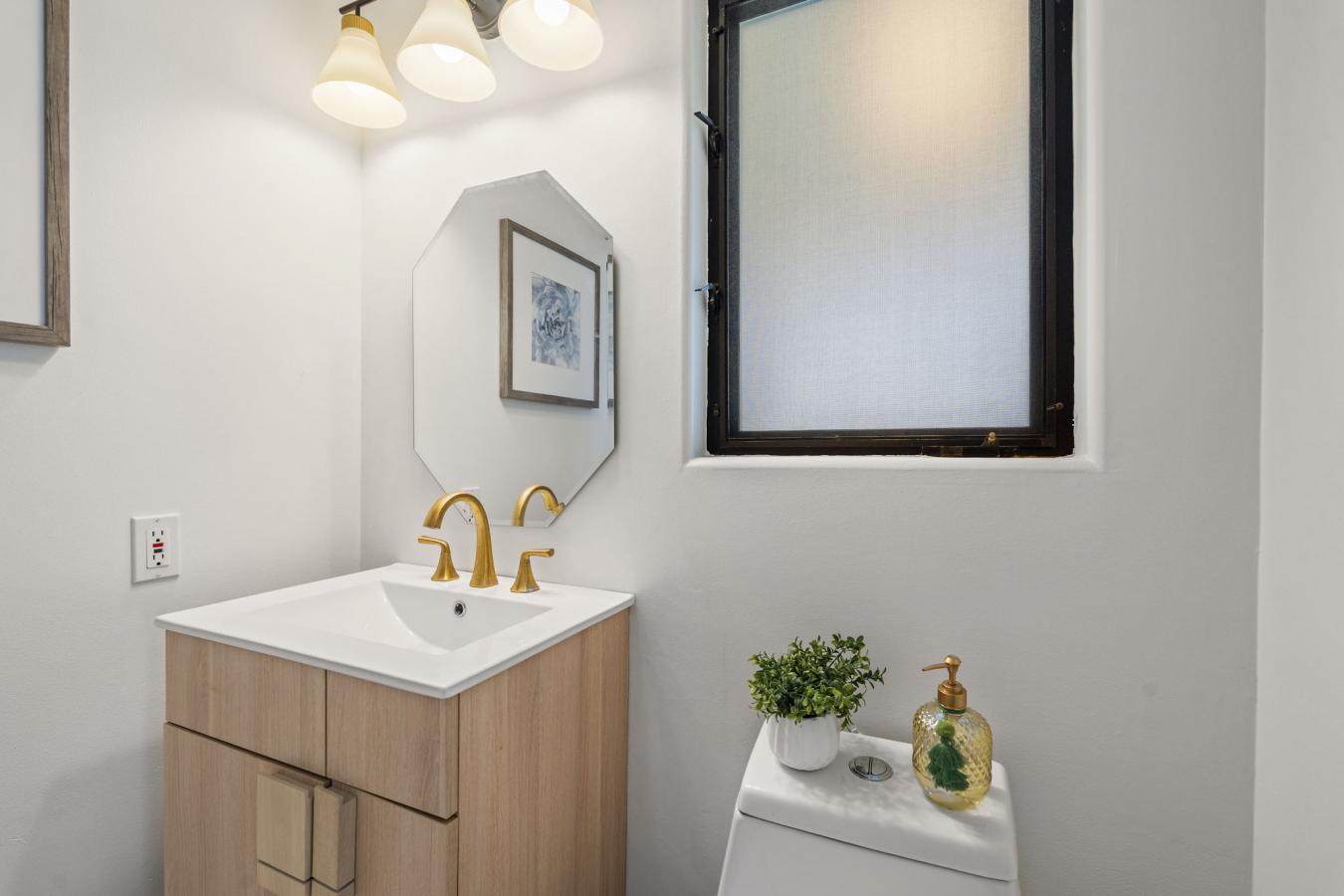 Rancho Palos Verdes, Los Angeles, 90275, United States, 5 Bedrooms Bedrooms, ,3 BathroomsBathrooms,Residential,For Sale,1929520