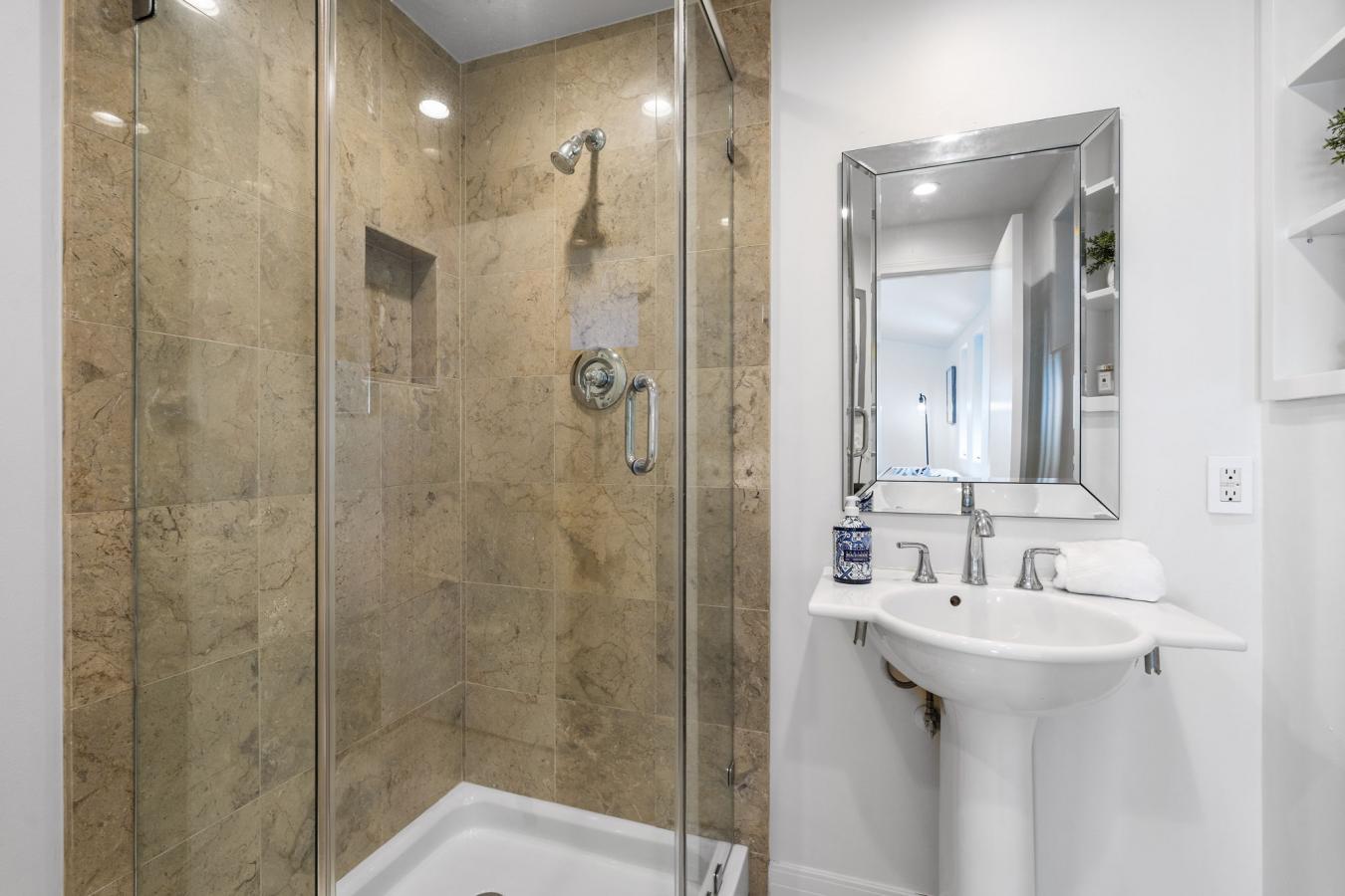 Rancho Palos Verdes, Los Angeles, 90275, United States, 5 Bedrooms Bedrooms, ,3 BathroomsBathrooms,Residential,For Sale,1929520