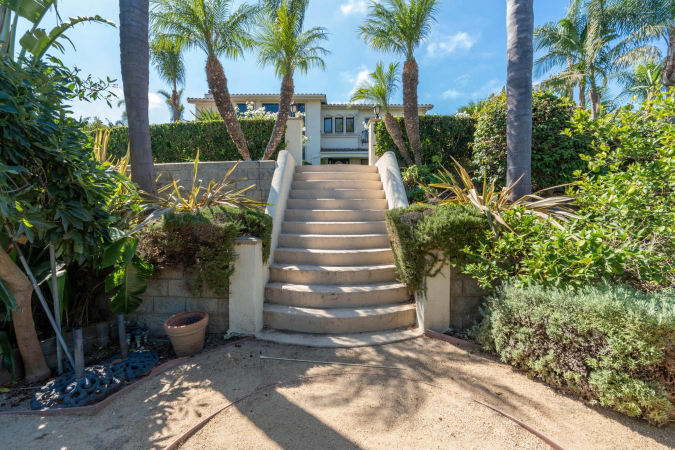 Rancho Palos Verdes, Los Angeles, 90275, United States, 5 Bedrooms Bedrooms, ,3 BathroomsBathrooms,Residential,For Sale,1929520