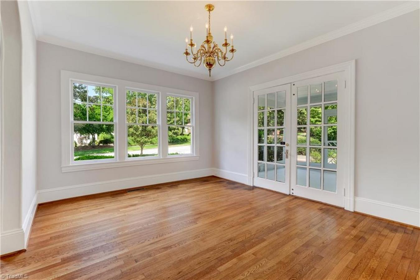 Greensboro, Guilford, 27401, United States, 4 Bedrooms Bedrooms, ,3 BathroomsBathrooms,Residential,For Sale,1933836