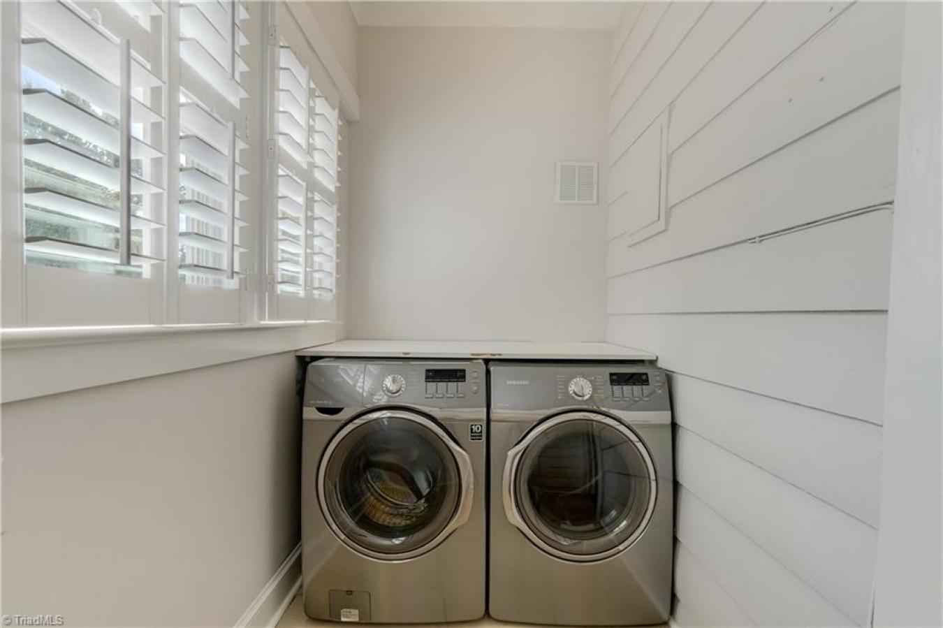 Greensboro, Guilford, 27401, United States, 4 Bedrooms Bedrooms, ,3 BathroomsBathrooms,Residential,For Sale,1933836