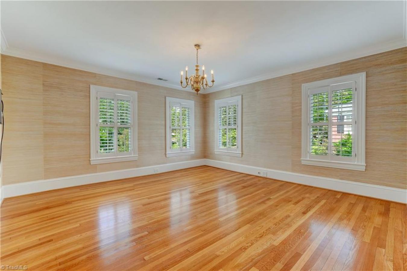 Greensboro, Guilford, 27401, United States, 4 Bedrooms Bedrooms, ,3 BathroomsBathrooms,Residential,For Sale,1933836