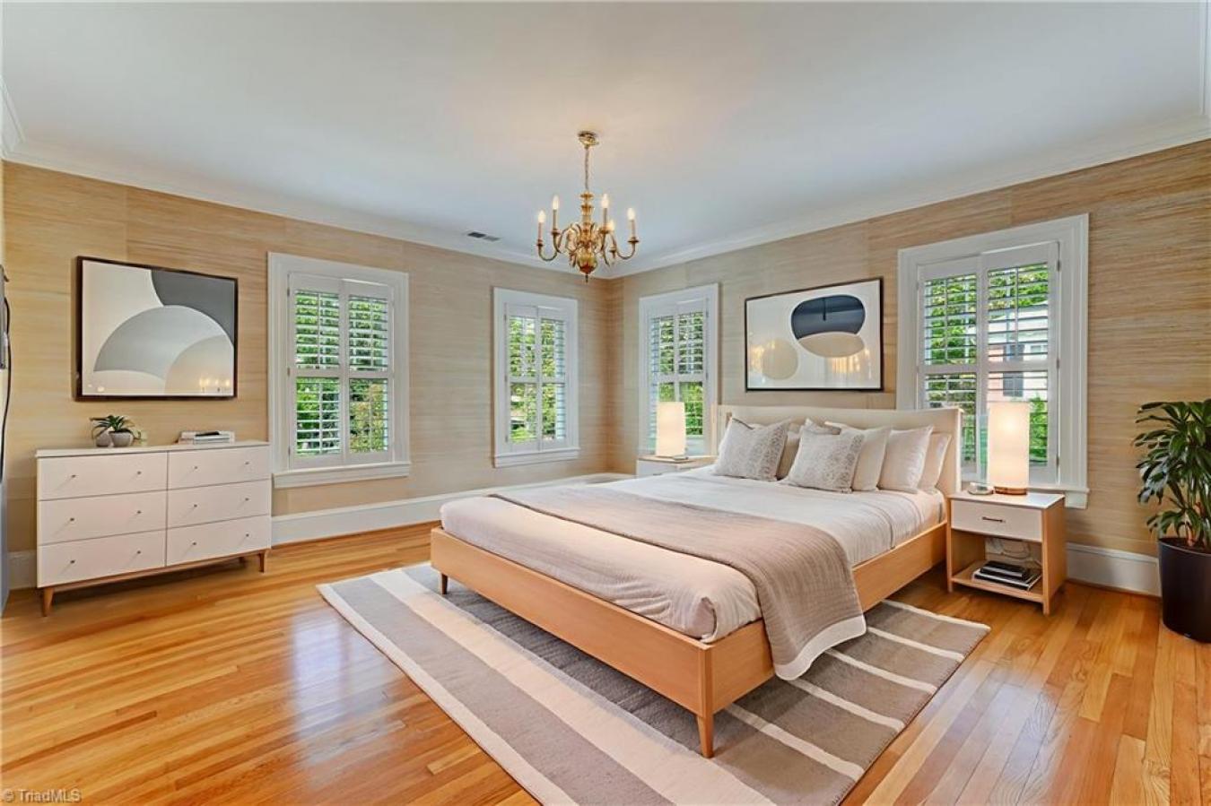 Greensboro, Guilford, 27401, United States, 4 Bedrooms Bedrooms, ,3 BathroomsBathrooms,Residential,For Sale,1933836