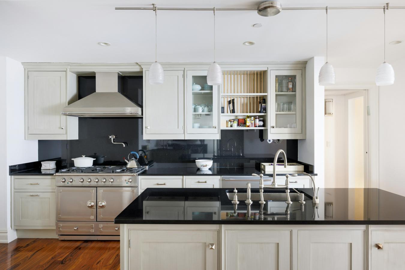 New York, New York, 10024, United States, 4 Bedrooms Bedrooms, ,5 BathroomsBathrooms,Residential,For Sale,1929897