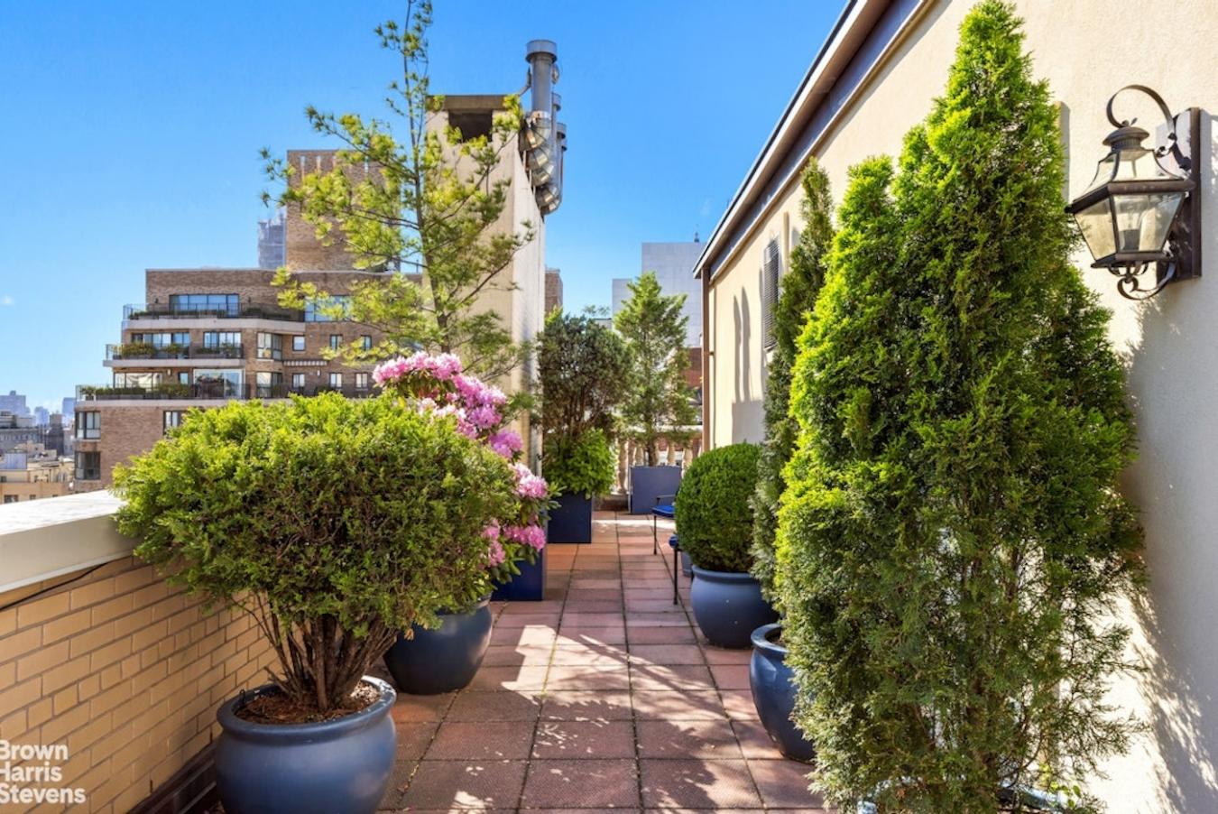New York, New York, 10028, United States, 2 Bedrooms Bedrooms, ,2 BathroomsBathrooms,Residential,For Sale,1929895