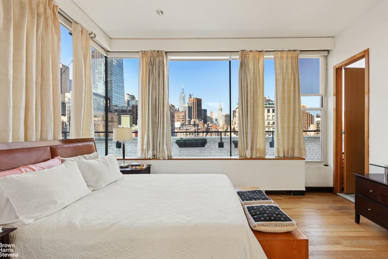 Flatiron, New York, 10010, United States, 5 Bedrooms Bedrooms, ,3 BathroomsBathrooms,Residential,For Sale,1929894