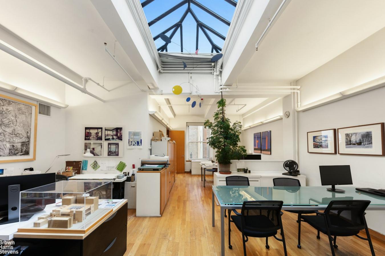 Flatiron, New York, 10010, United States, 5 Bedrooms Bedrooms, ,3 BathroomsBathrooms,Residential,For Sale,1929894