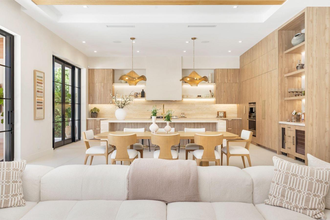 West Palm Beach, Florida, 33405, United States, 4 Bedrooms Bedrooms, ,3 BathroomsBathrooms,Residential,For Sale,1929893