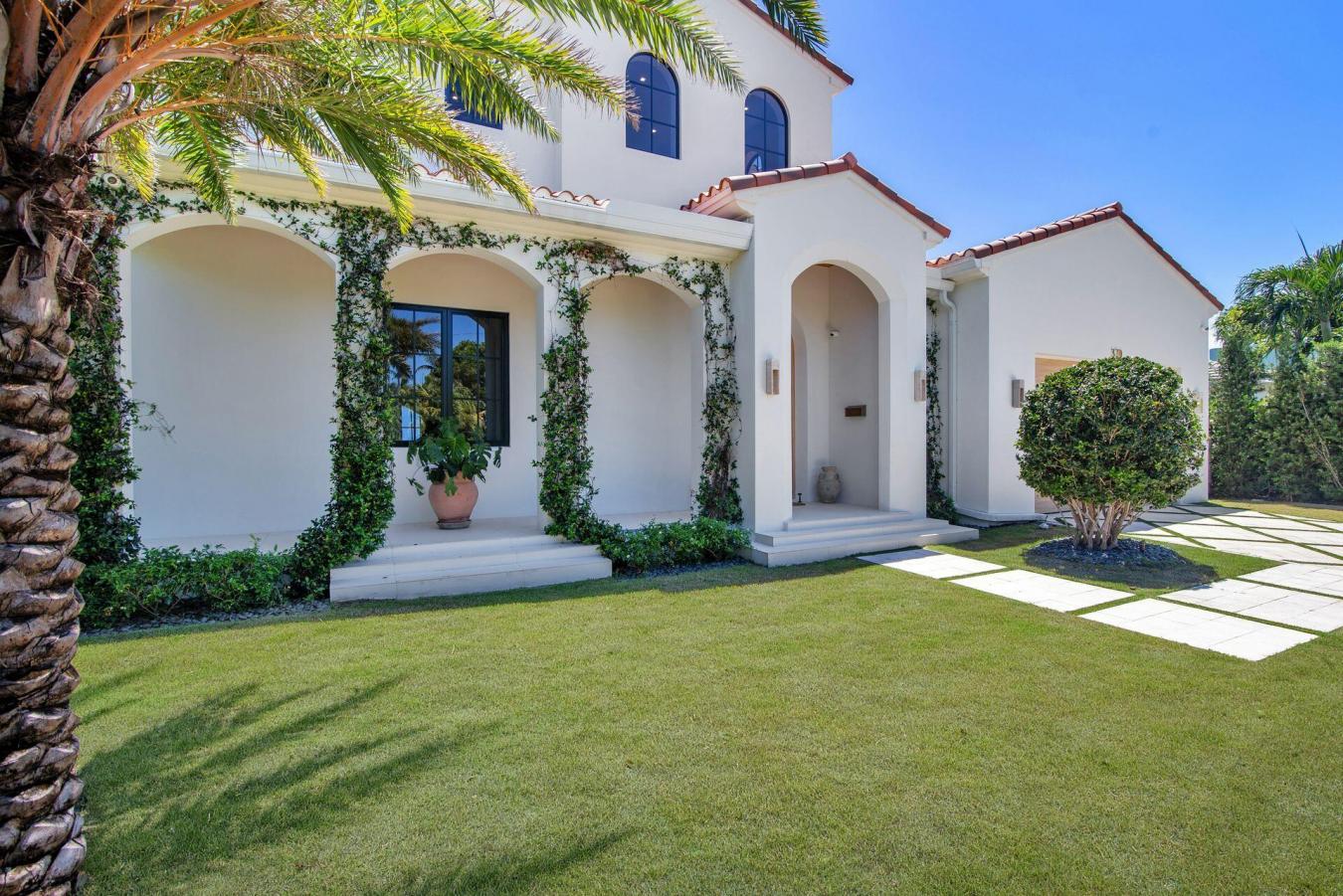 West Palm Beach, Florida, 33405, United States, 4 Bedrooms Bedrooms, ,3 BathroomsBathrooms,Residential,For Sale,1929893