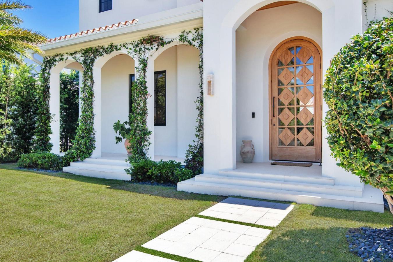 West Palm Beach, Florida, 33405, United States, 4 Bedrooms Bedrooms, ,3 BathroomsBathrooms,Residential,For Sale,1929893