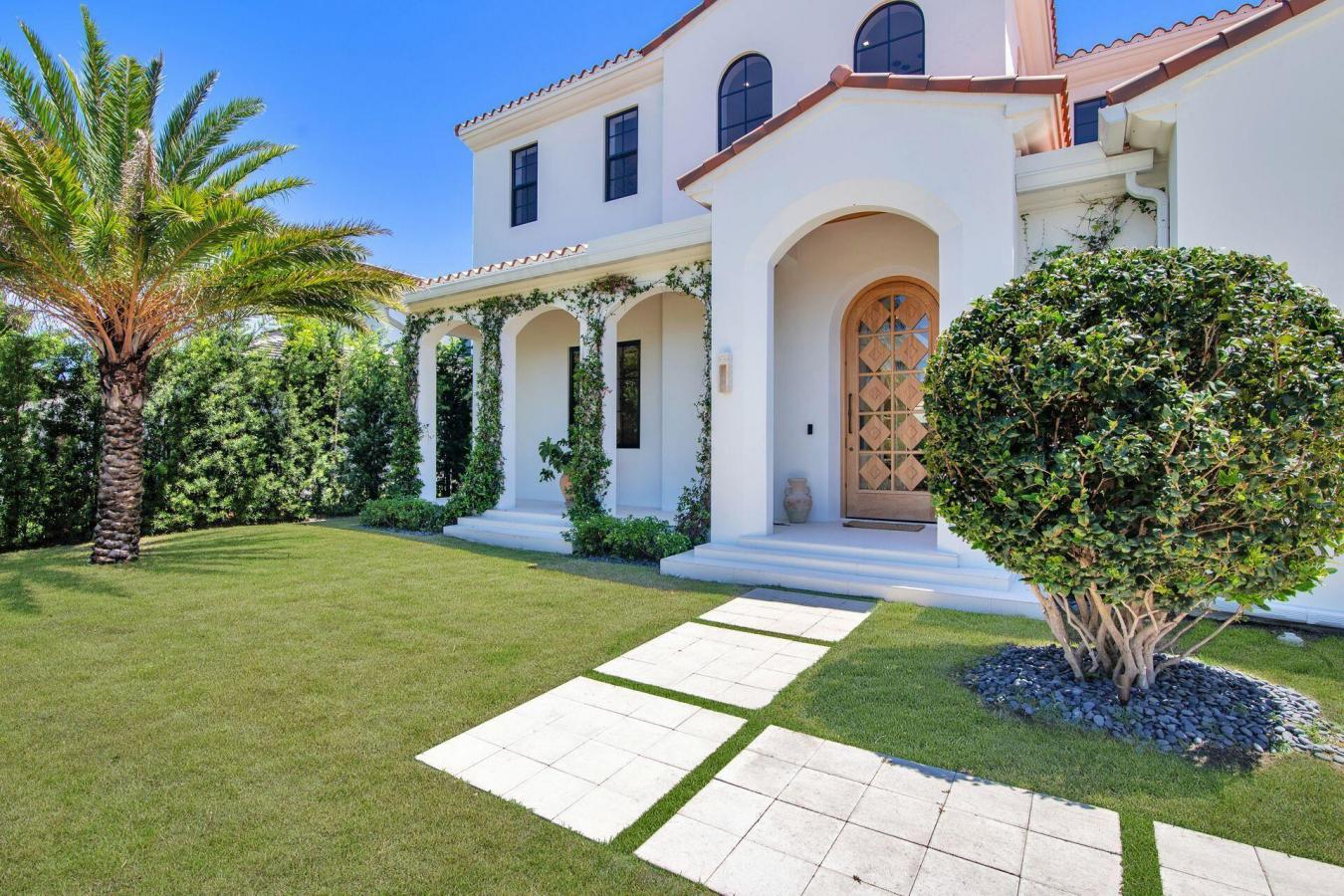 West Palm Beach, Florida, 33405, United States, 4 Bedrooms Bedrooms, ,3 BathroomsBathrooms,Residential,For Sale,1929893