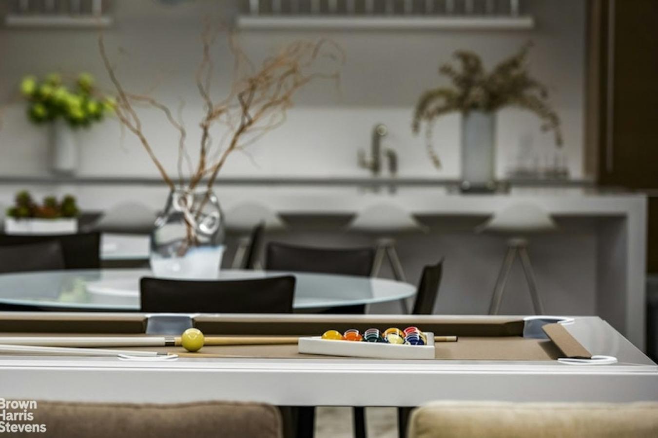 New York, New York, 10028, United States, 3 Bedrooms Bedrooms, ,3 BathroomsBathrooms,Residential,For Sale,1929888