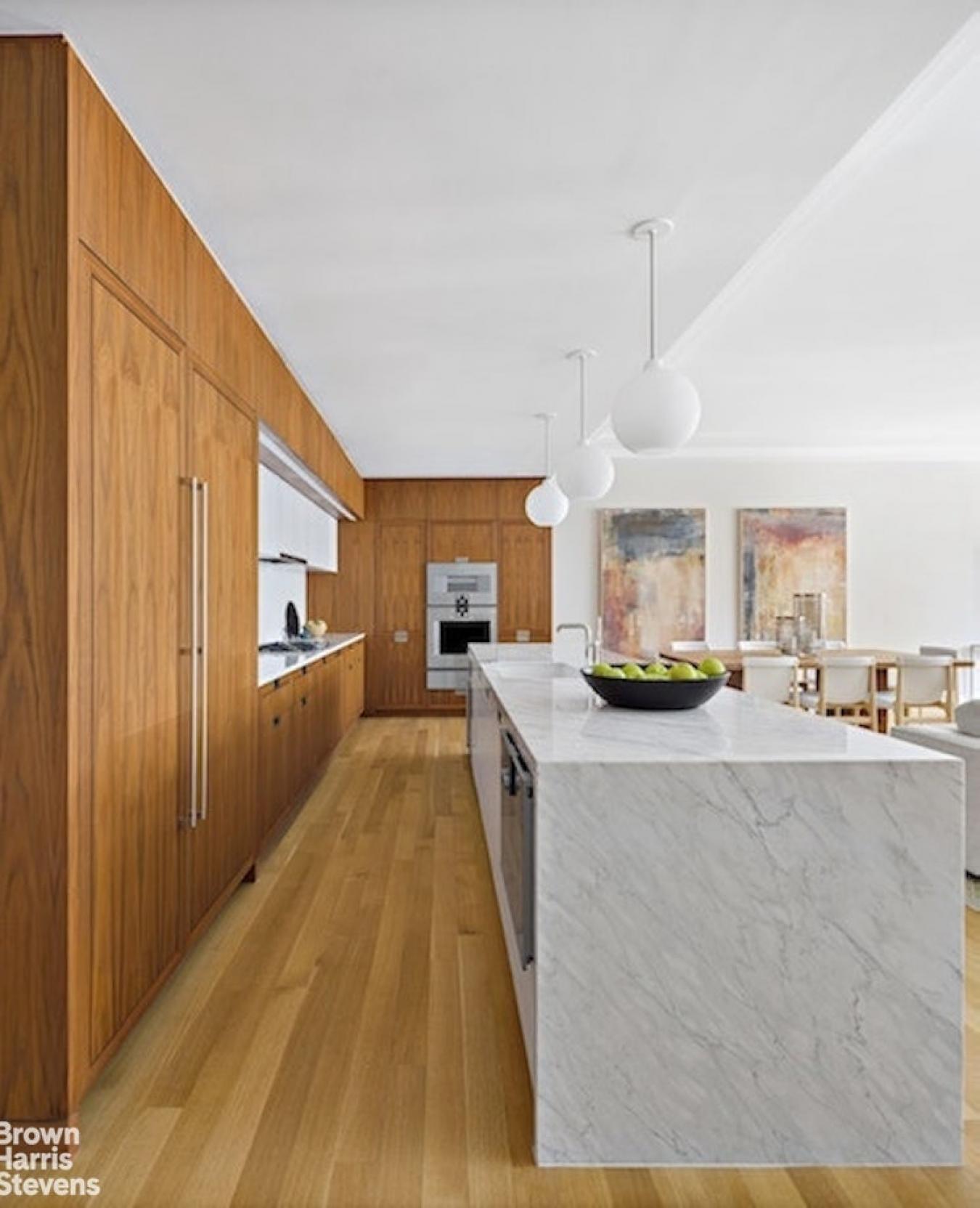 New York, New York, 10028, United States, 3 Bedrooms Bedrooms, ,3 BathroomsBathrooms,Residential,For Sale,1929888