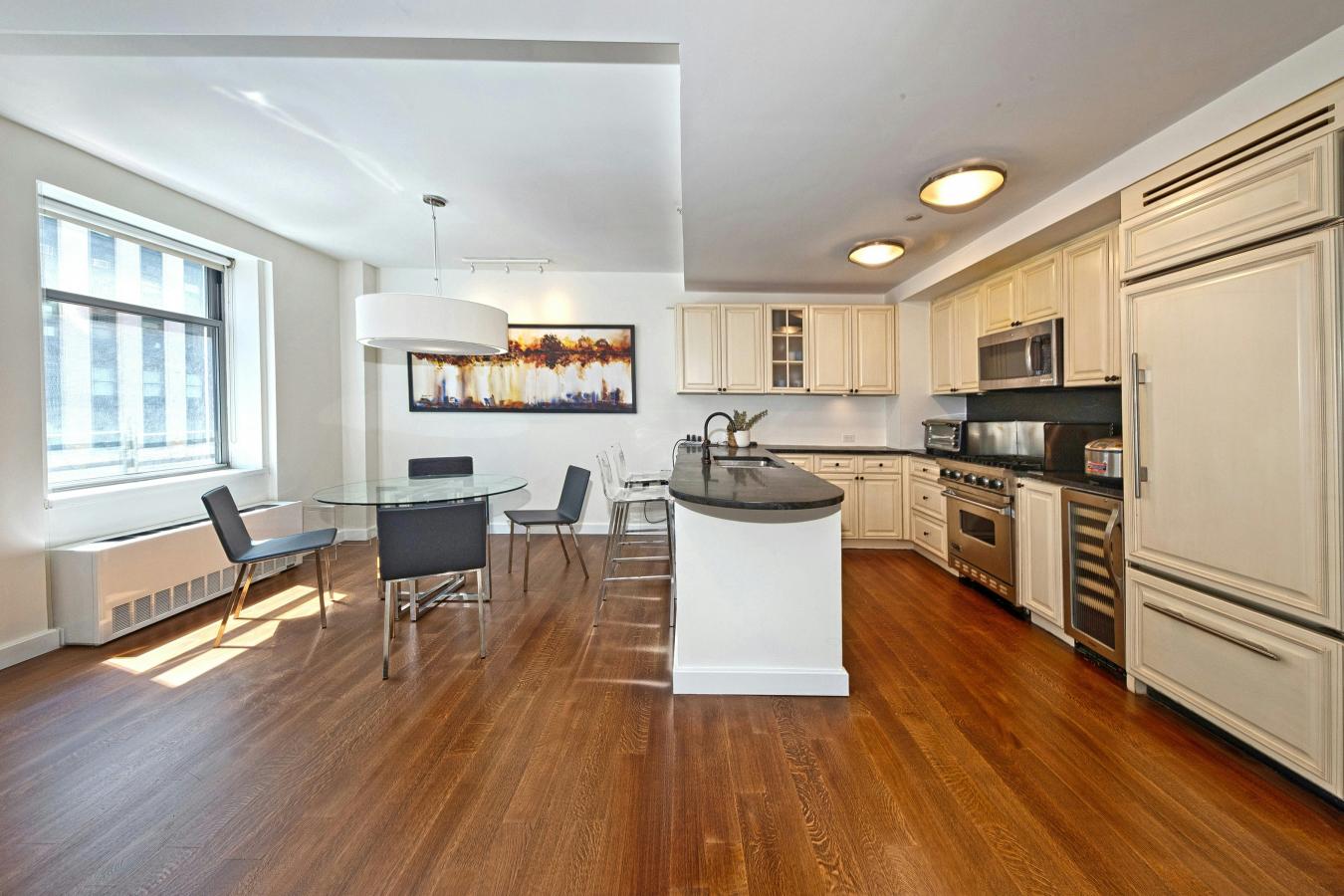 New York, New York, 10019, United States, 2 Bedrooms Bedrooms, ,2 BathroomsBathrooms,Residential,For Sale,1990002