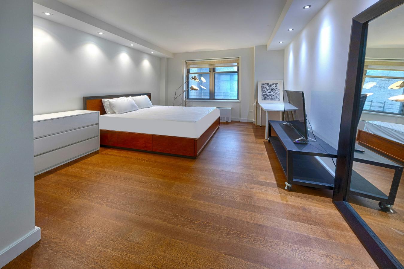 New York, New York, 10019, United States, 2 Bedrooms Bedrooms, ,2 BathroomsBathrooms,Residential,For Sale,1990002