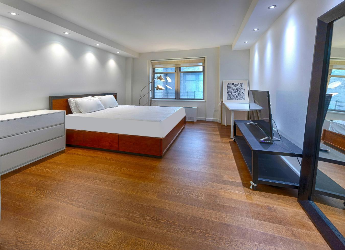 New York, New York, 10019, United States, 2 Bedrooms Bedrooms, ,2 BathroomsBathrooms,Residential,For Sale,1990002