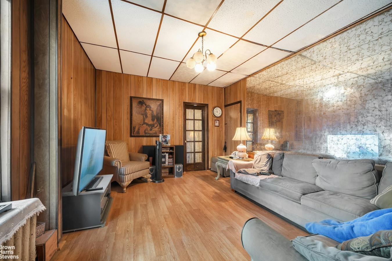 East Harlem, New York, 10035, United States, 5 Bedrooms Bedrooms, ,3 BathroomsBathrooms,Residential,For Sale,1952717