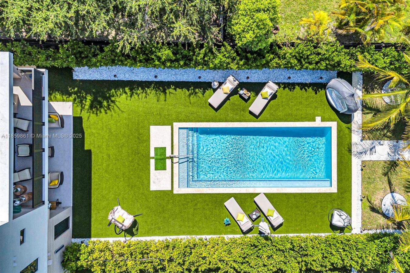 Miami, Florida, 33165, United States, 4 Bedrooms Bedrooms, ,5 BathroomsBathrooms,Residential,For Sale,1933830