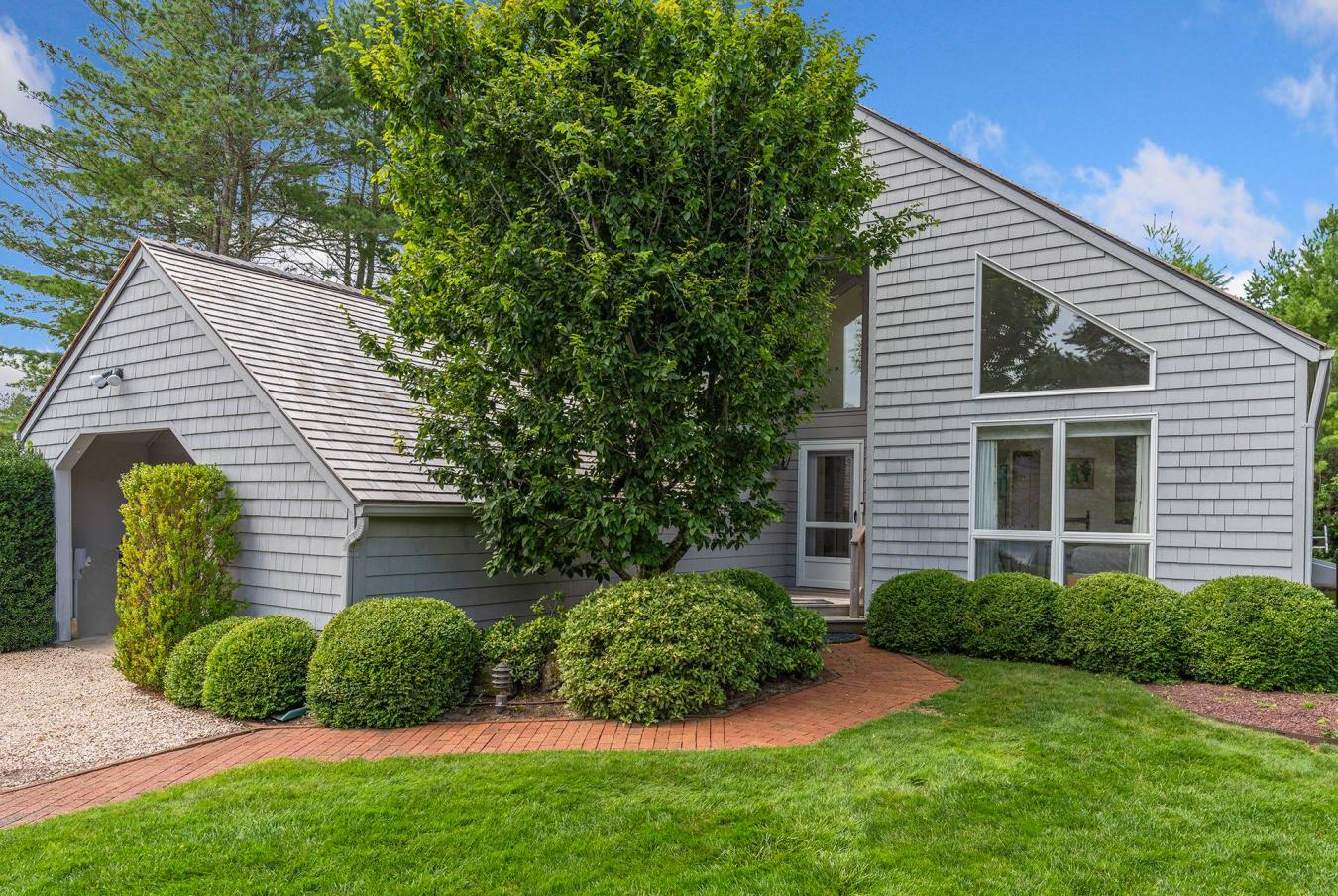 East Hampton, New York, 11937, United States, 3 Bedrooms Bedrooms, ,2 BathroomsBathrooms,Residential,For Sale,1929862 East Hampton, New York, 11937, United States, 3 Bedrooms Bedrooms, ,2 BathroomsBathrooms,Residential,For Sale,1929862