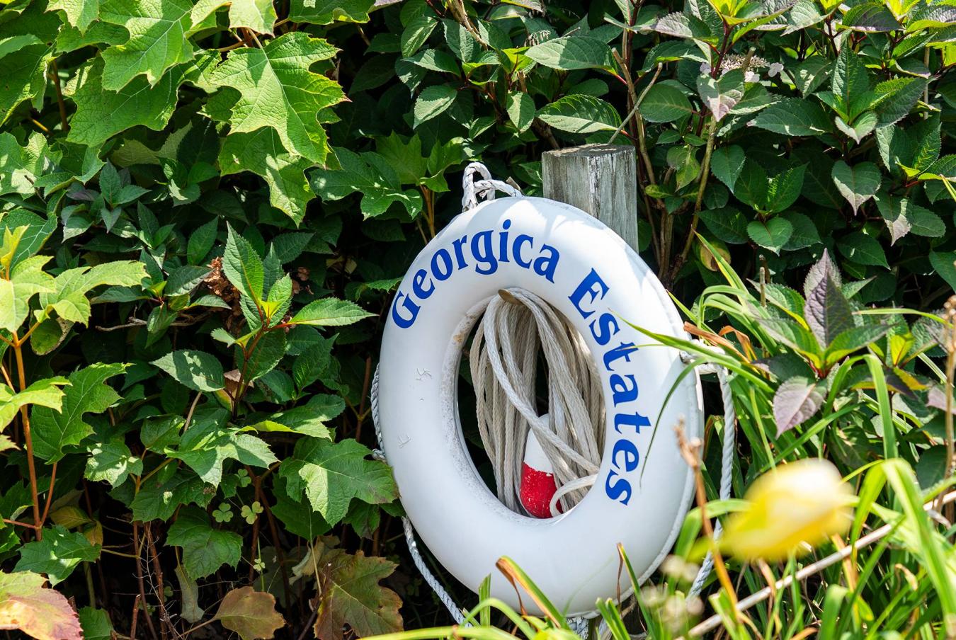 East Hampton, New York, 11937, United States, 3 Bedrooms Bedrooms, ,2 BathroomsBathrooms,Residential,For Sale,1929862