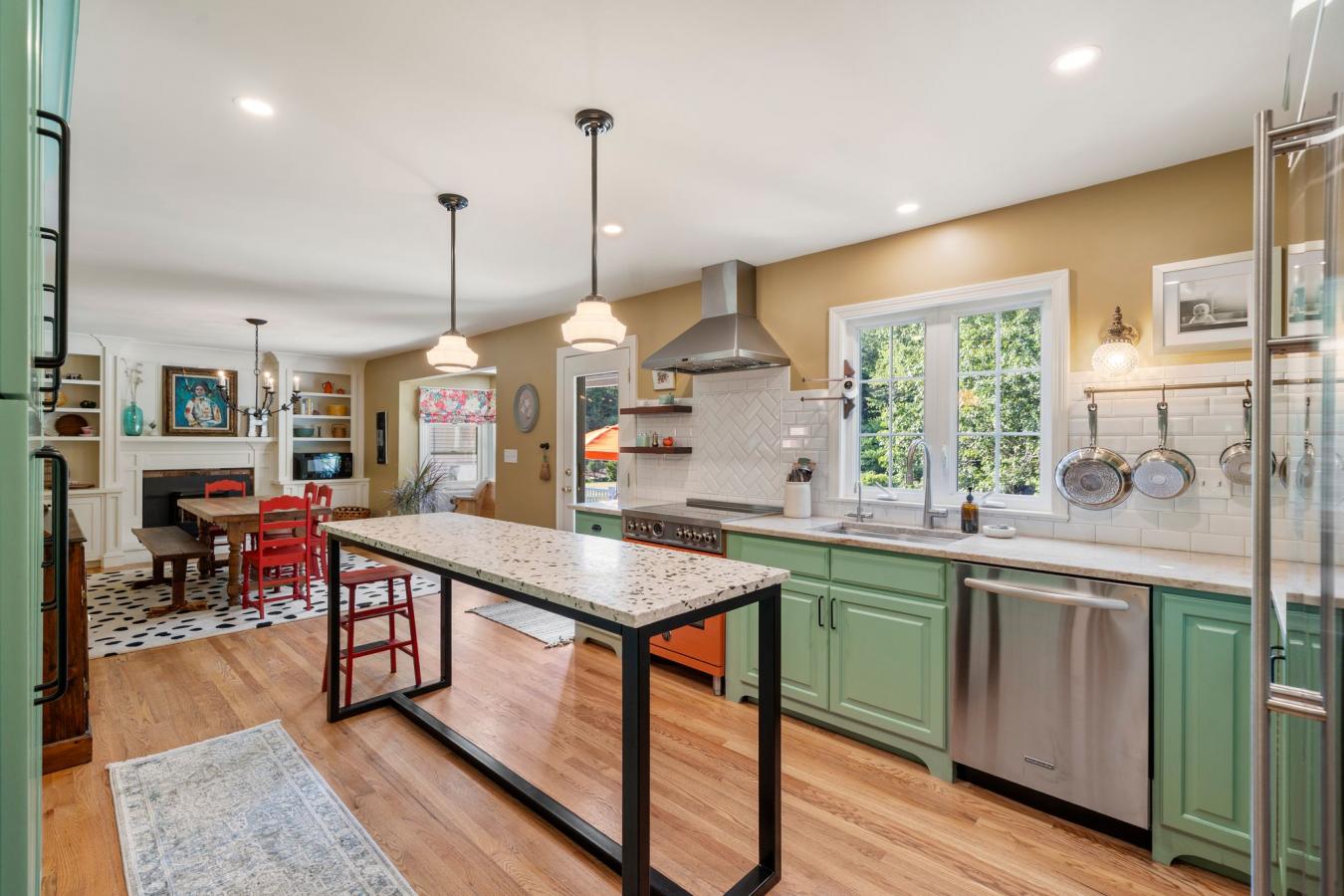 Dighton, Massachusetts, 02152, United States, 5 Bedrooms Bedrooms, ,4 BathroomsBathrooms,Residential,For Sale,1933817