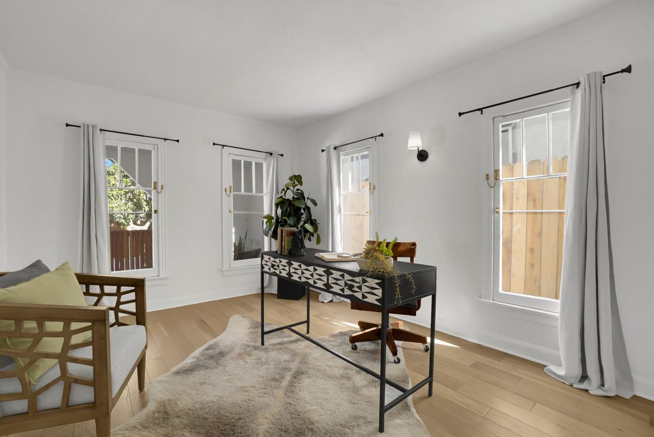 Los Angeles, Los Angeles, 90004, United States, 4 Bedrooms Bedrooms, ,2 BathroomsBathrooms,Residential,For Sale,1943700