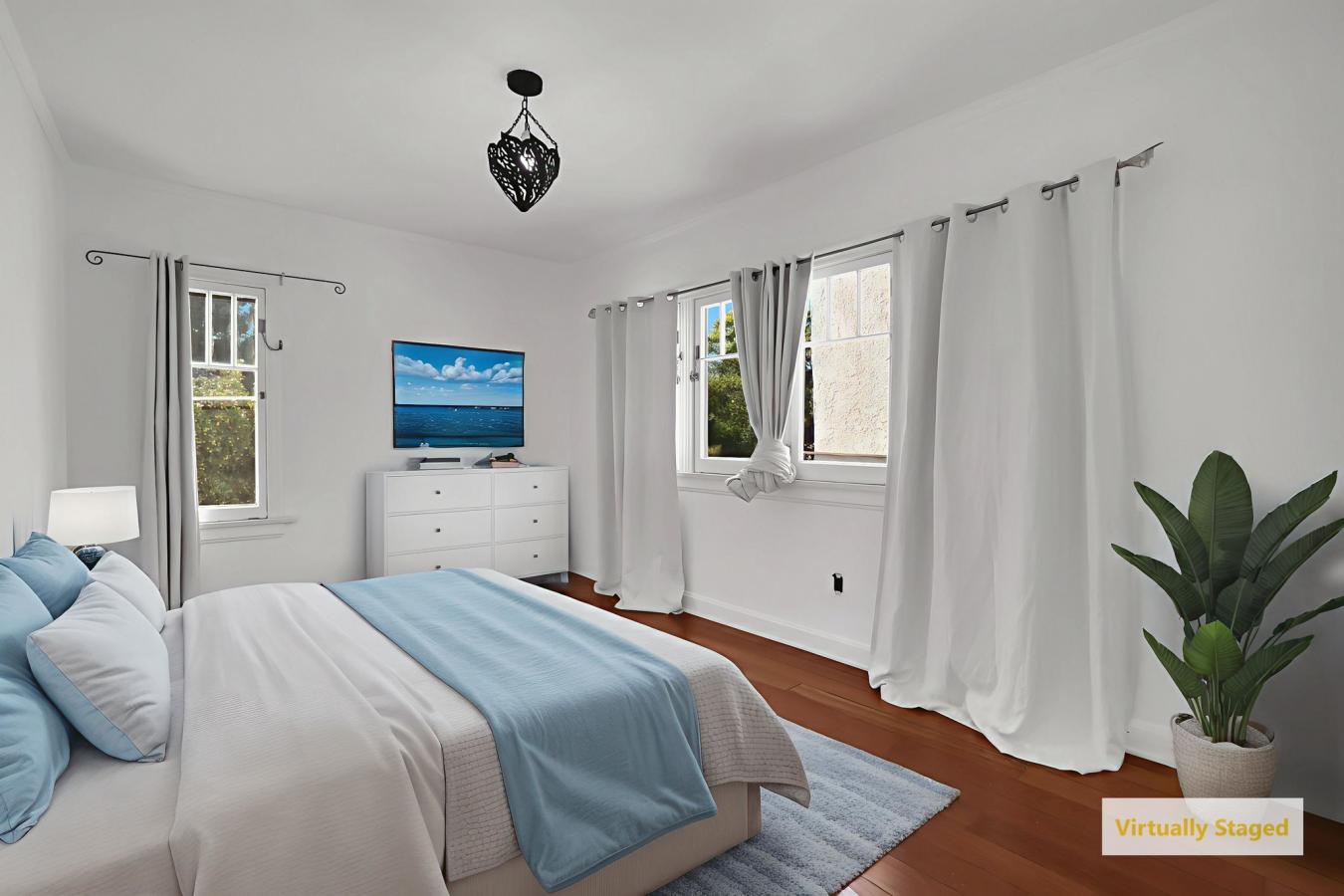 Los Angeles, Los Angeles, 90004, United States, 4 Bedrooms Bedrooms, ,2 BathroomsBathrooms,Residential,For Sale,1943700