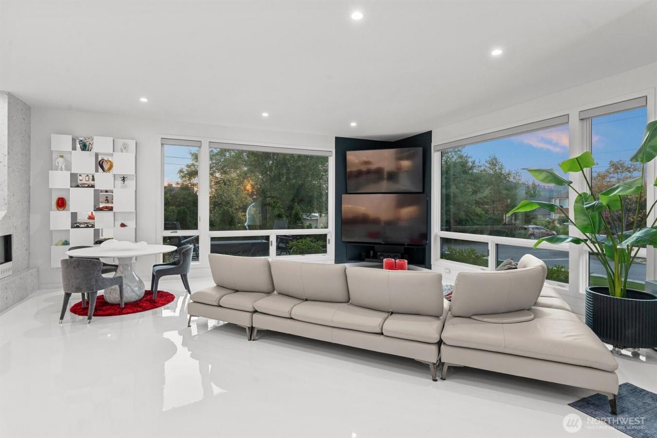 Renton, King, 98056, United States, 3 Bedrooms Bedrooms, ,3 BathroomsBathrooms,Residential,For Sale,1933813