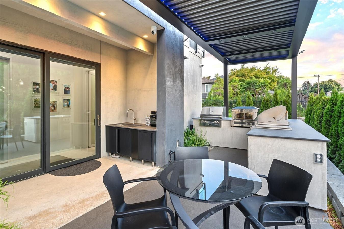 Renton, King, 98056, United States, 3 Bedrooms Bedrooms, ,3 BathroomsBathrooms,Residential,For Sale,1933813