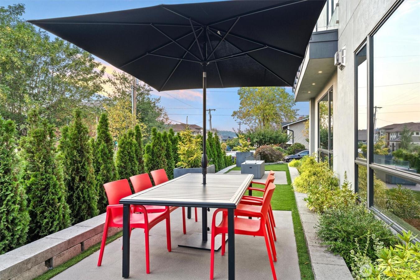 Renton, King, 98056, United States, 3 Bedrooms Bedrooms, ,3 BathroomsBathrooms,Residential,For Sale,1933813