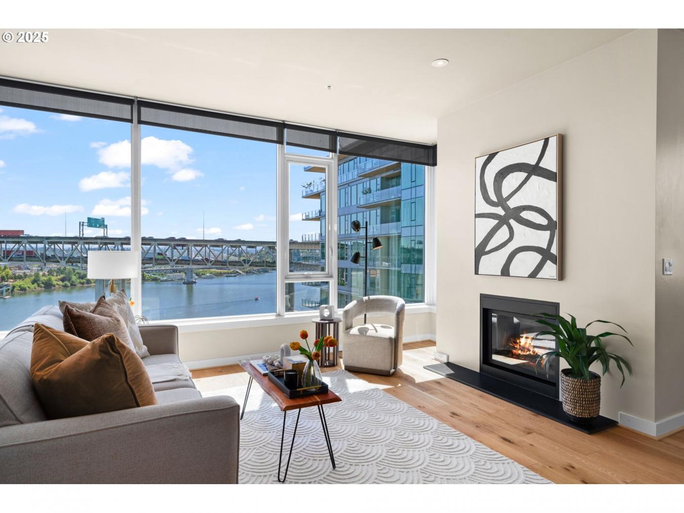 Portland, Multnomah, 97201, United States, 2 Bedrooms Bedrooms, ,2 BathroomsBathrooms,Residential,For Sale,1933808