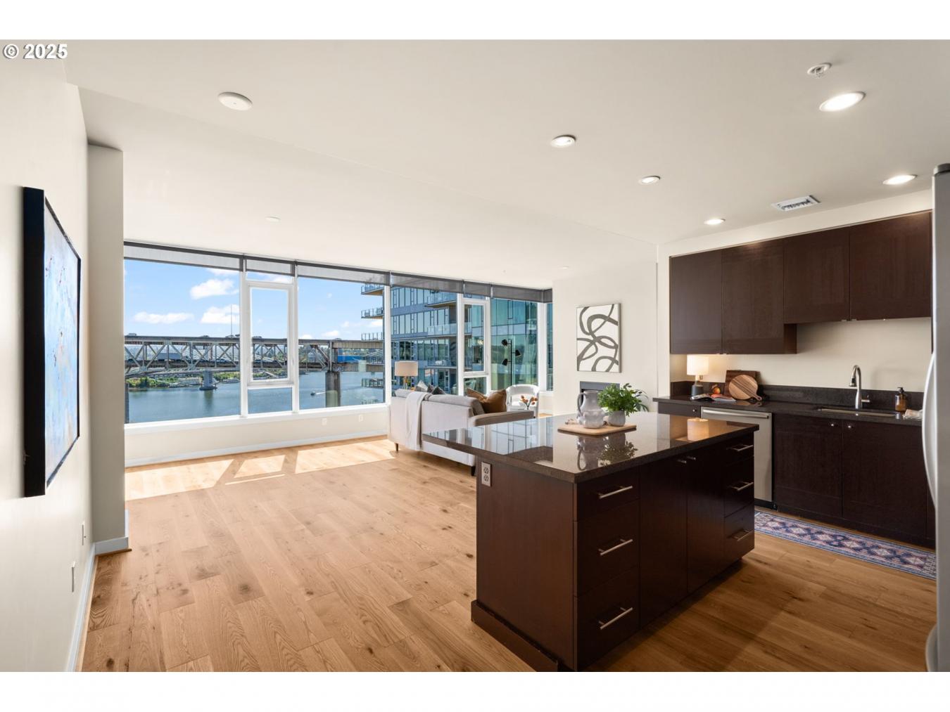 Portland, Multnomah, 97201, United States, 2 Bedrooms Bedrooms, ,2 BathroomsBathrooms,Residential,For Sale,1933808